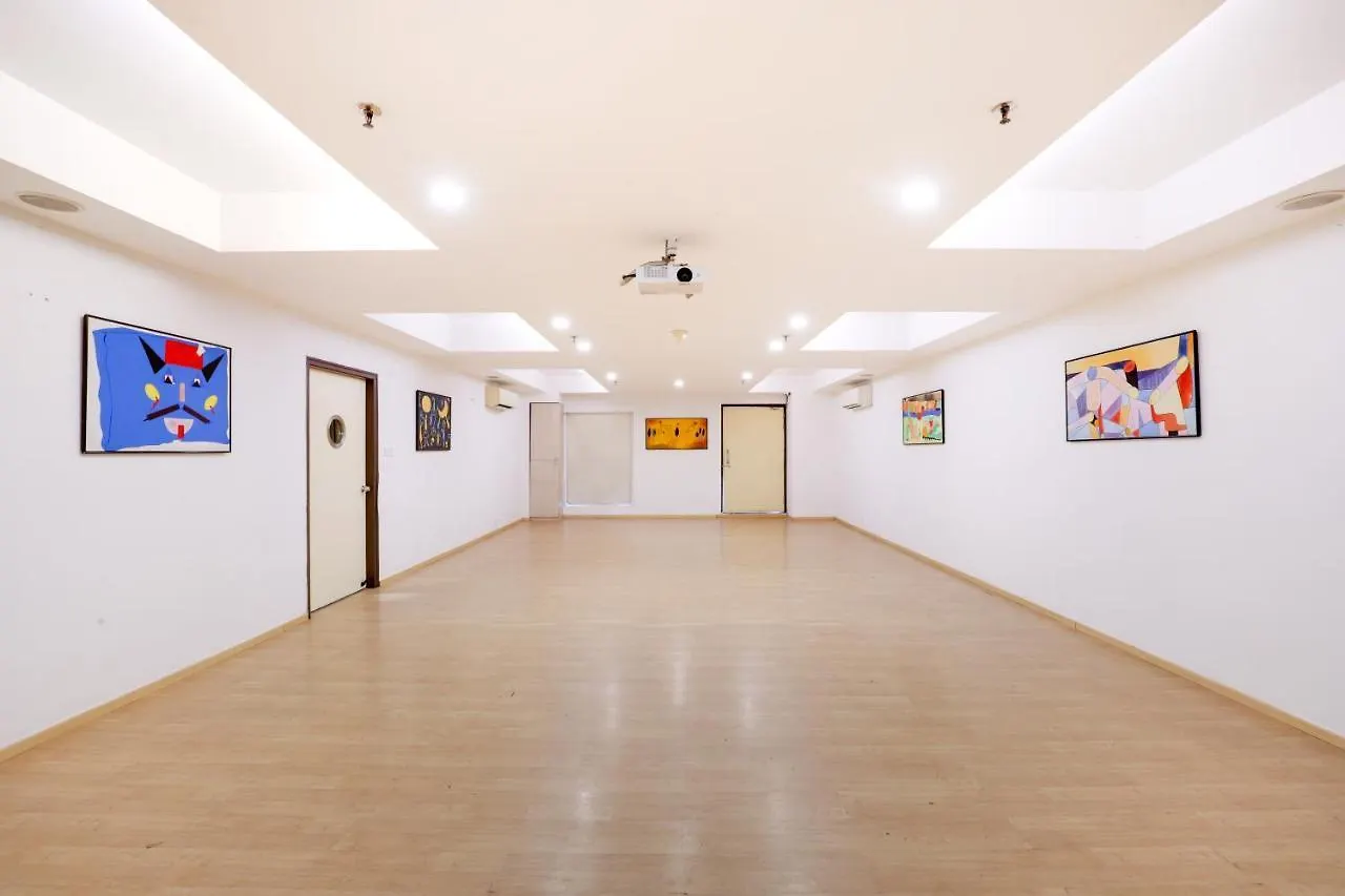 Red Fox By Lemon Tree Hotels, East Delhi Delhi (National Capital Territory of India)