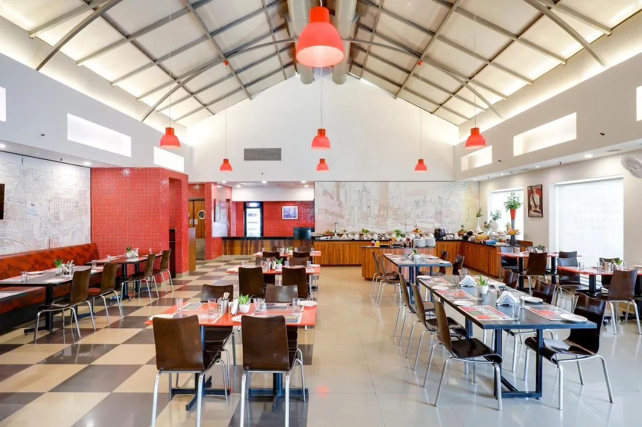 Red Fox By Lemon Tree Hotels, East Delhi 3*,  India