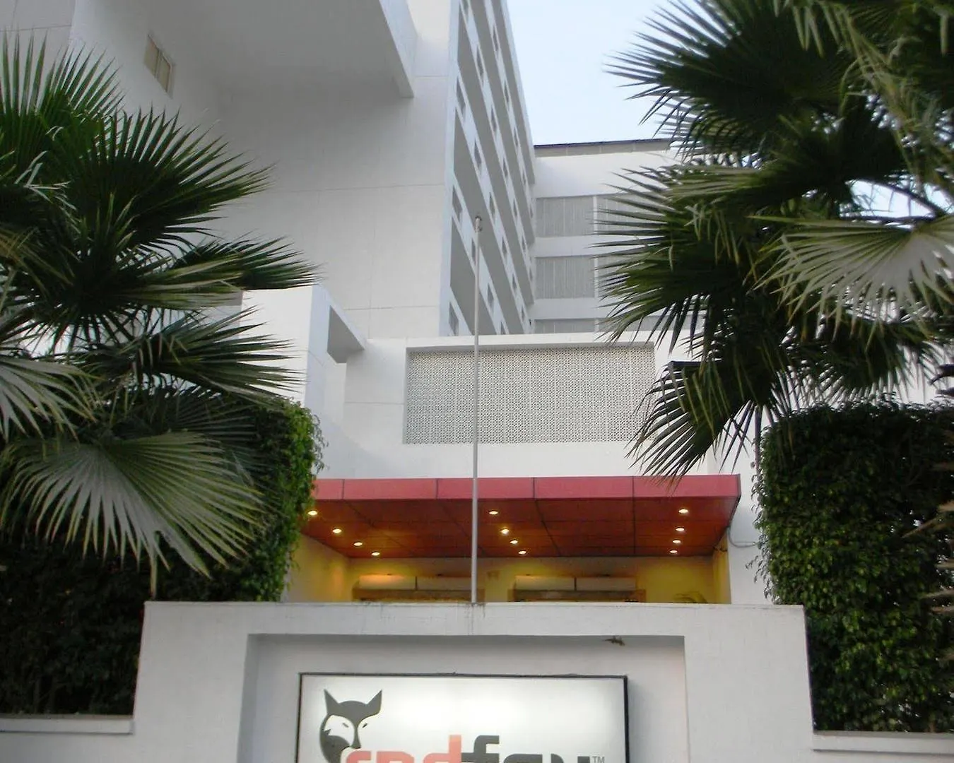 Red Fox By Lemon Tree Hotels, East Delhi 3*,  India